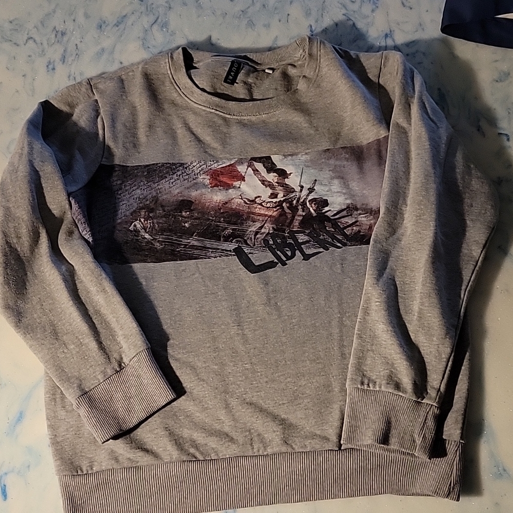 Louvre Liberte Sweater